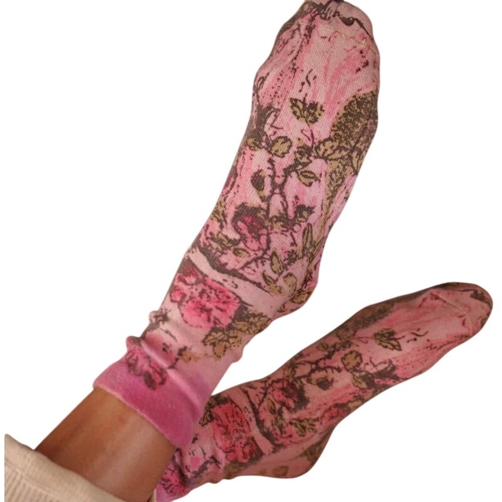 Magnolia Pearl Sofie Doll Pink Crew Socks NWT 251 AZALE SOLD OUT